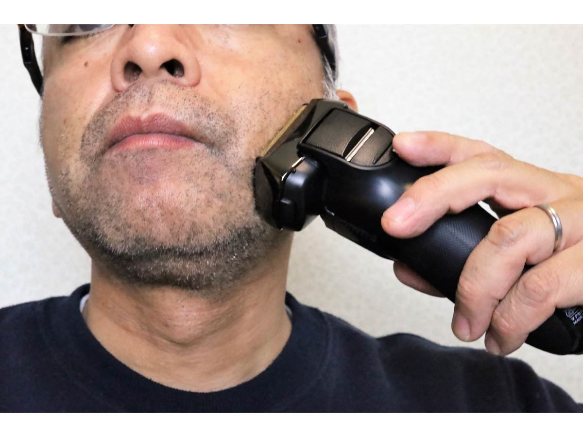 高コスパで定評！ IZUMI「Vシリーズシェーバー」の実力をヒゲ濃いめの