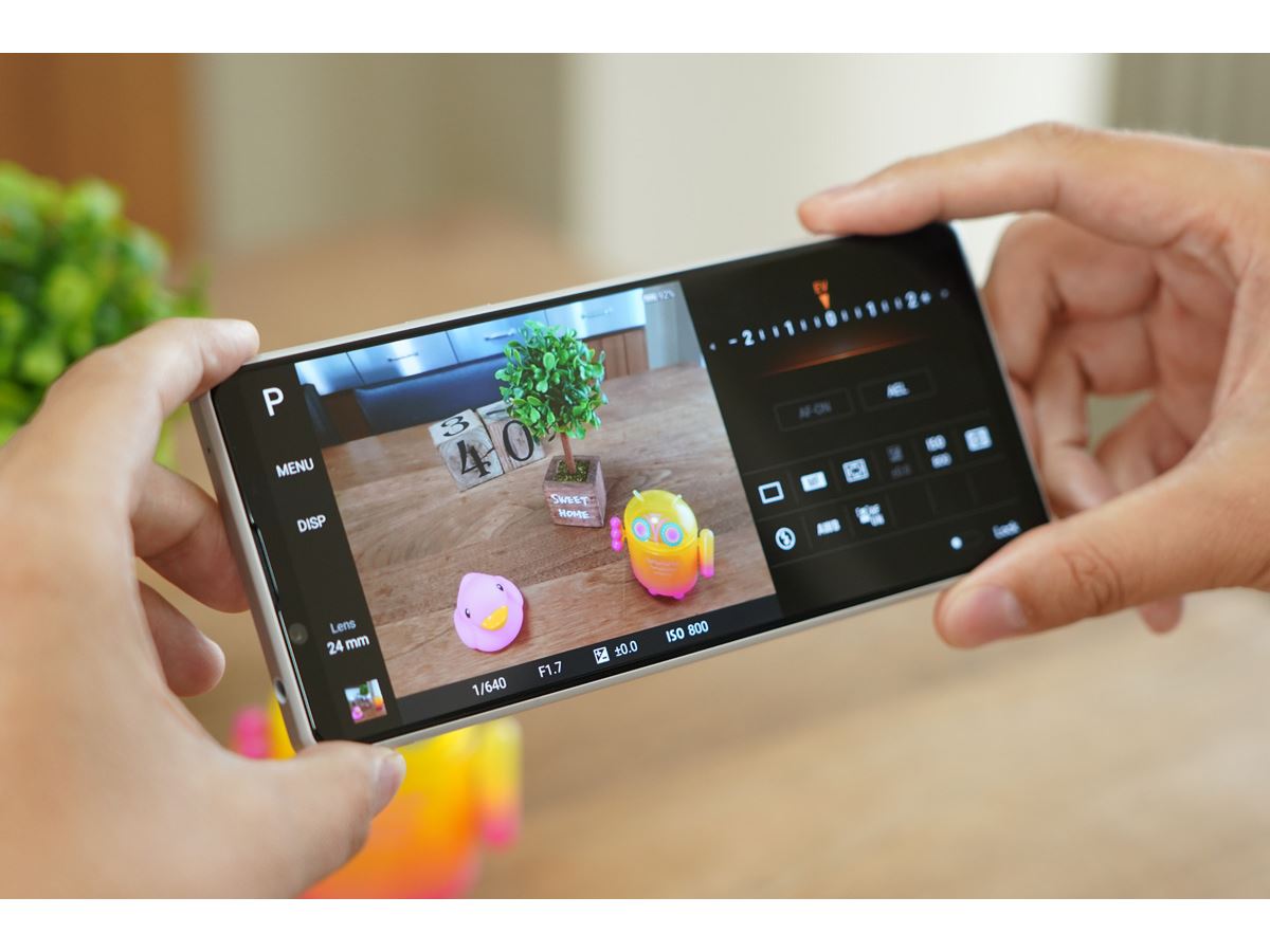 ソニー「Xperia 1 II」をレビュー。デジカメライクなカメラが楽し 