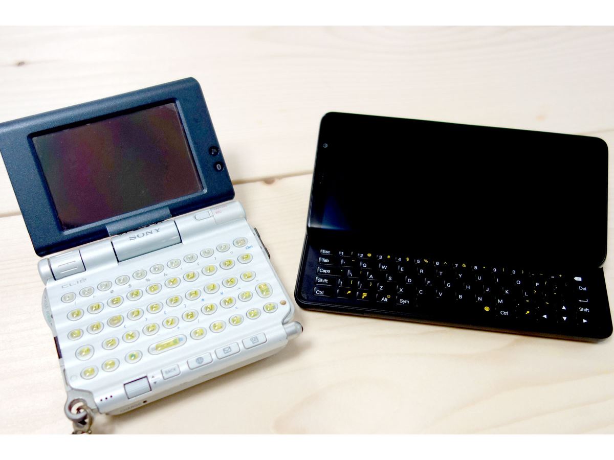 時代を超えて、2003年ソニーの名機「CLIE PEG-UX50」と「F(x)tec Pro1」を比較レビュー！ - 価格.comマガジン