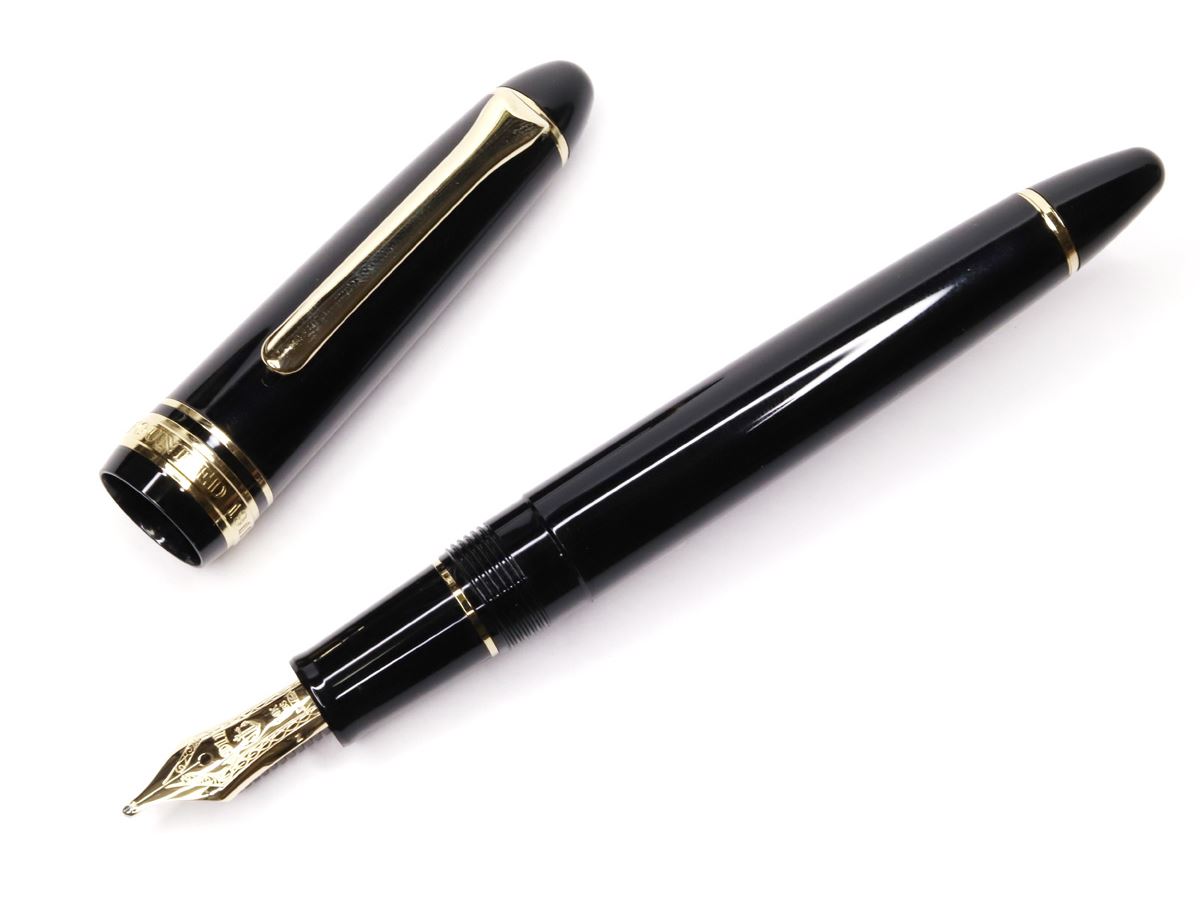 セーラー万年筆 万年筆 プロフィットライト ゴールドトリム シャイニングレッド 中細 11-1038-330 セーラー万年筆 万年筆 プロフィットライト ゴールドトリム