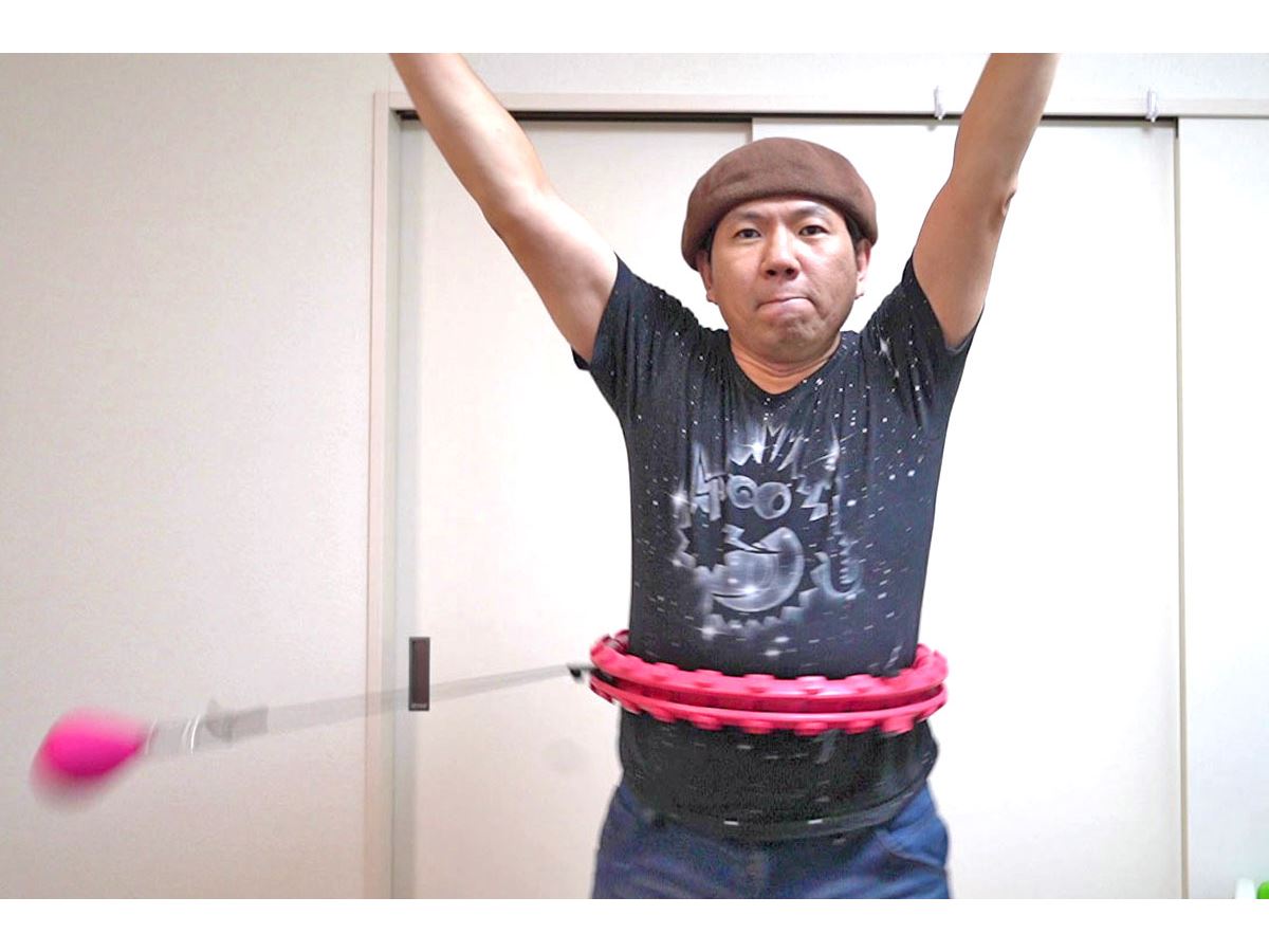 誰でも回せる!? “絶対に落ちない”という進化系フラフープに挑戦して