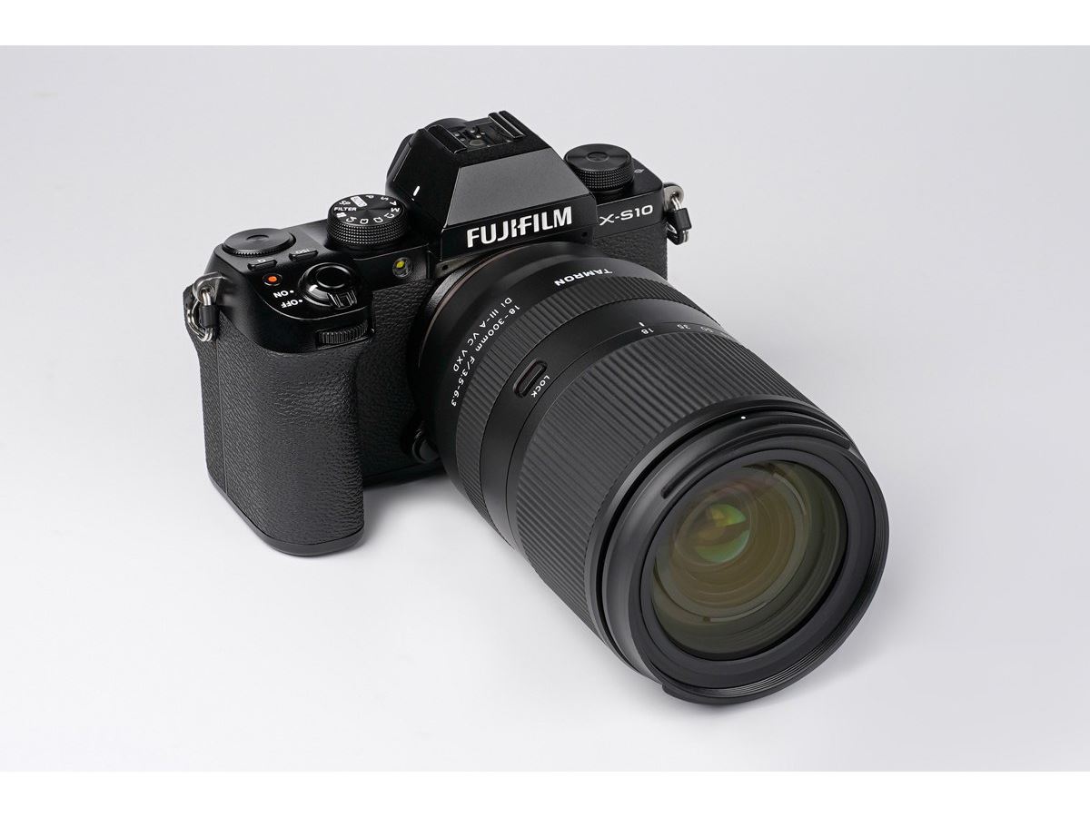 TAMRON 16-300mm F/3.5-6.3 Di II VC PZD MACRO (Model B016