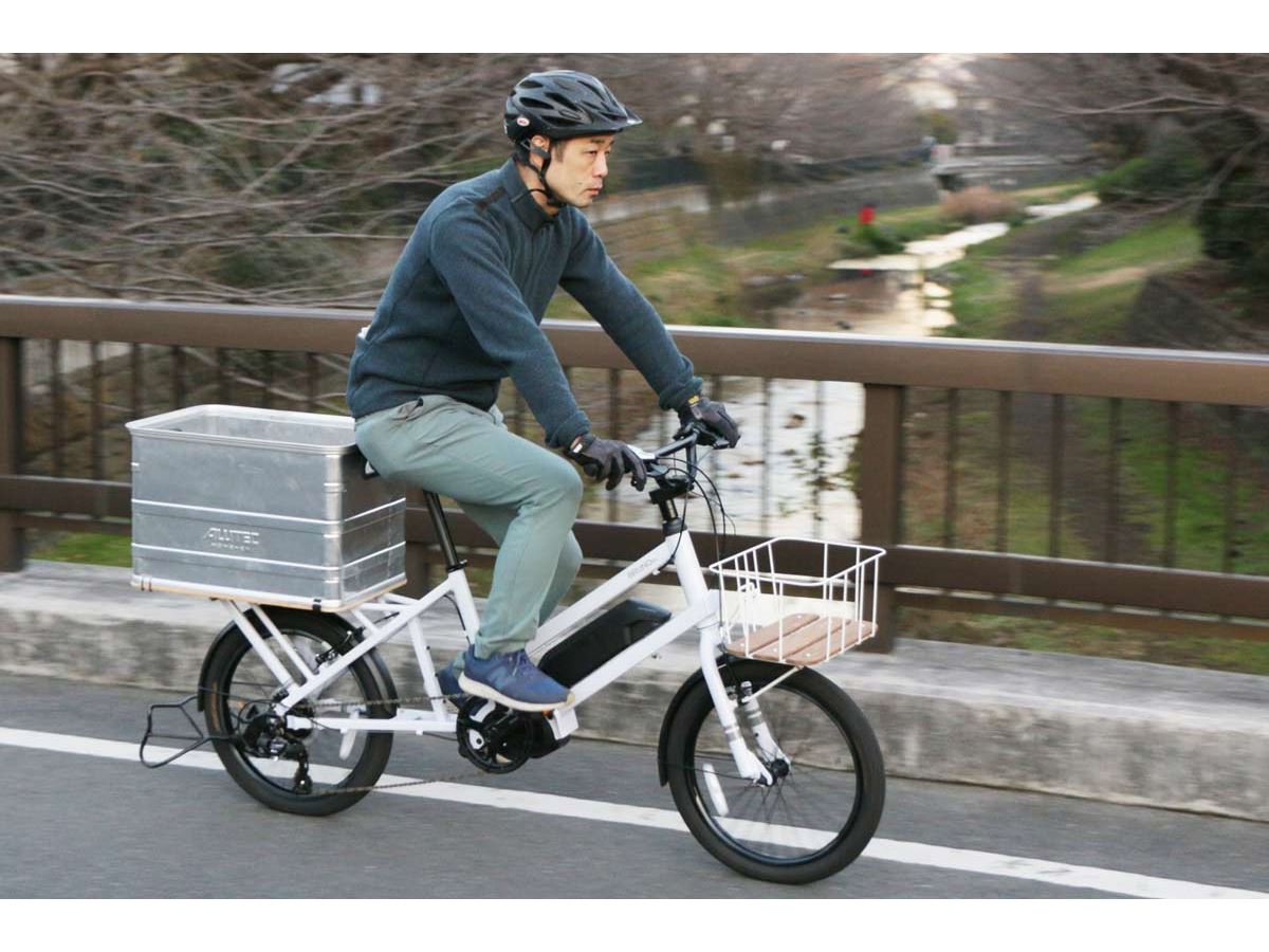 荷物をたくさん積んだり、子乗せもできる小径e-Bike！ブルーノ「e-tool」の利便性と快適さに感心 - 価格.comマガジン