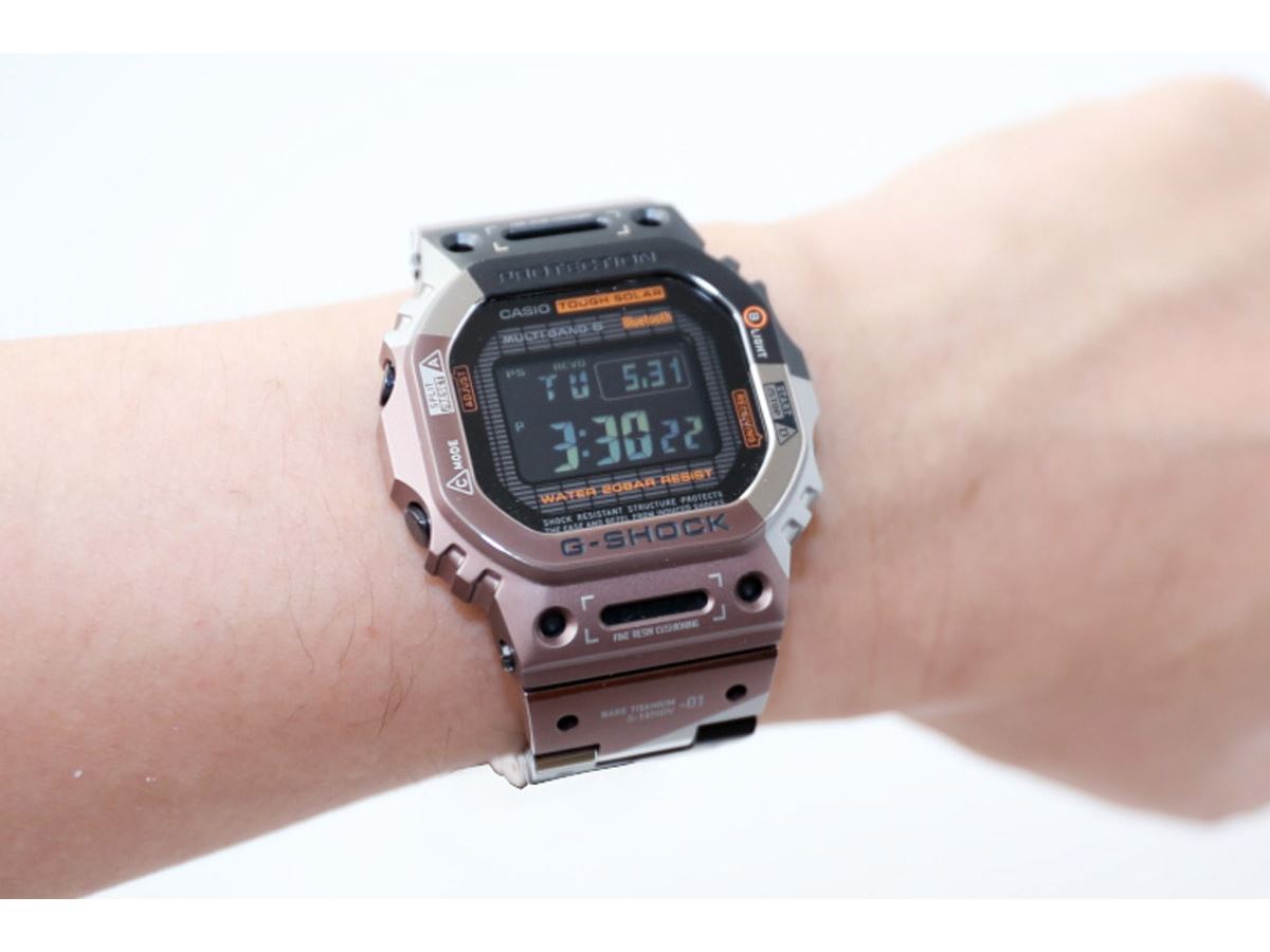 フルメタルG-SHOCK」最新作をレビュー！ 肉抜き×幾何学的カモフラ - 価格.comマガジン