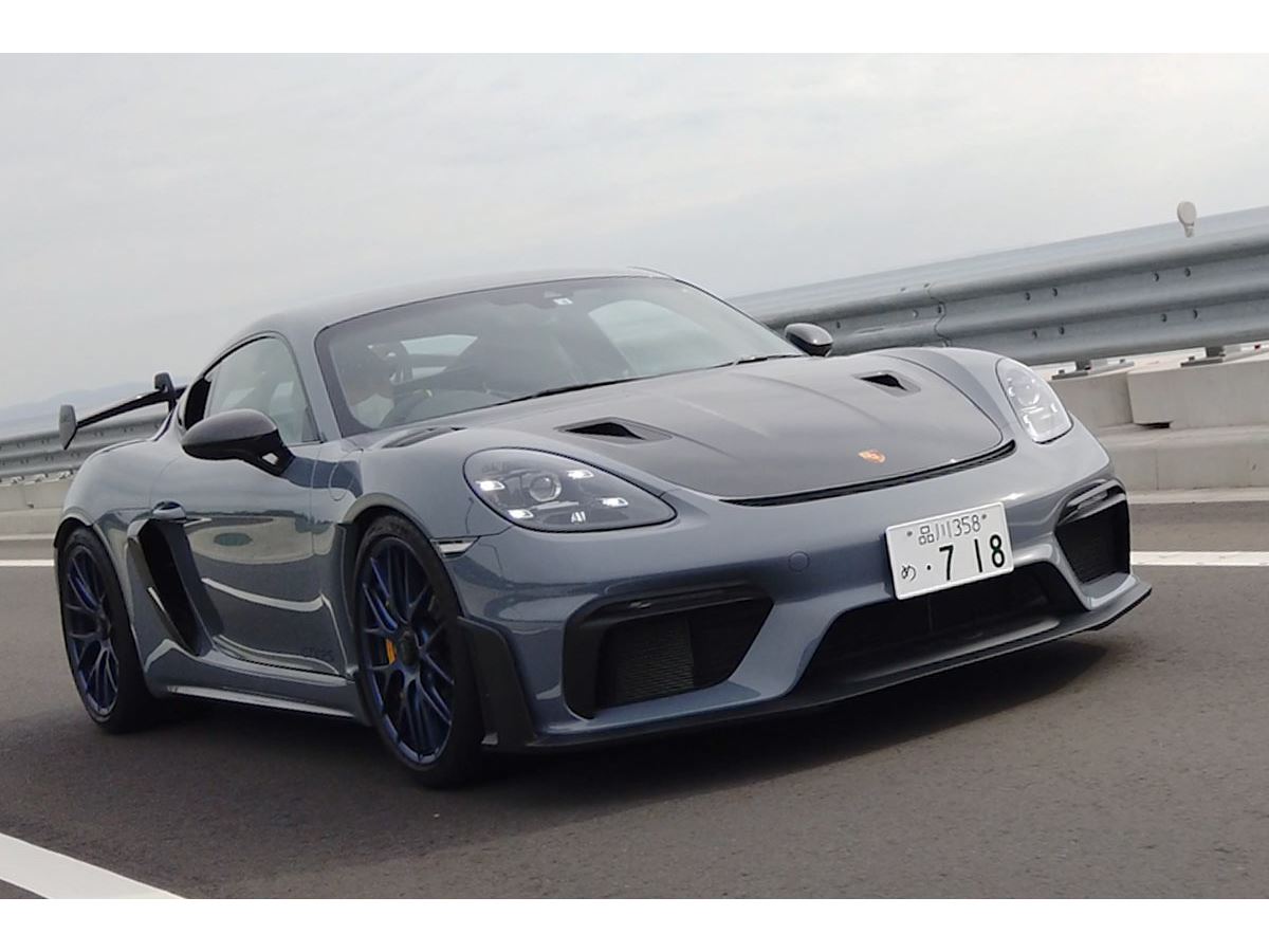 ポルシェ随一のスポーツモデル「718ケイマンGT4 RS」史上最高の試乗