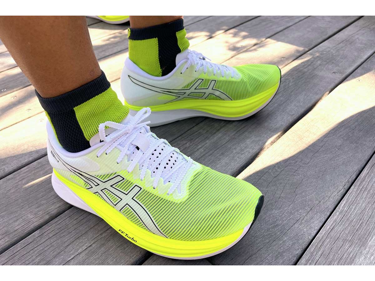サブ4」を目指すランナーにはこれ！ アシックスの最新厚底レーシング