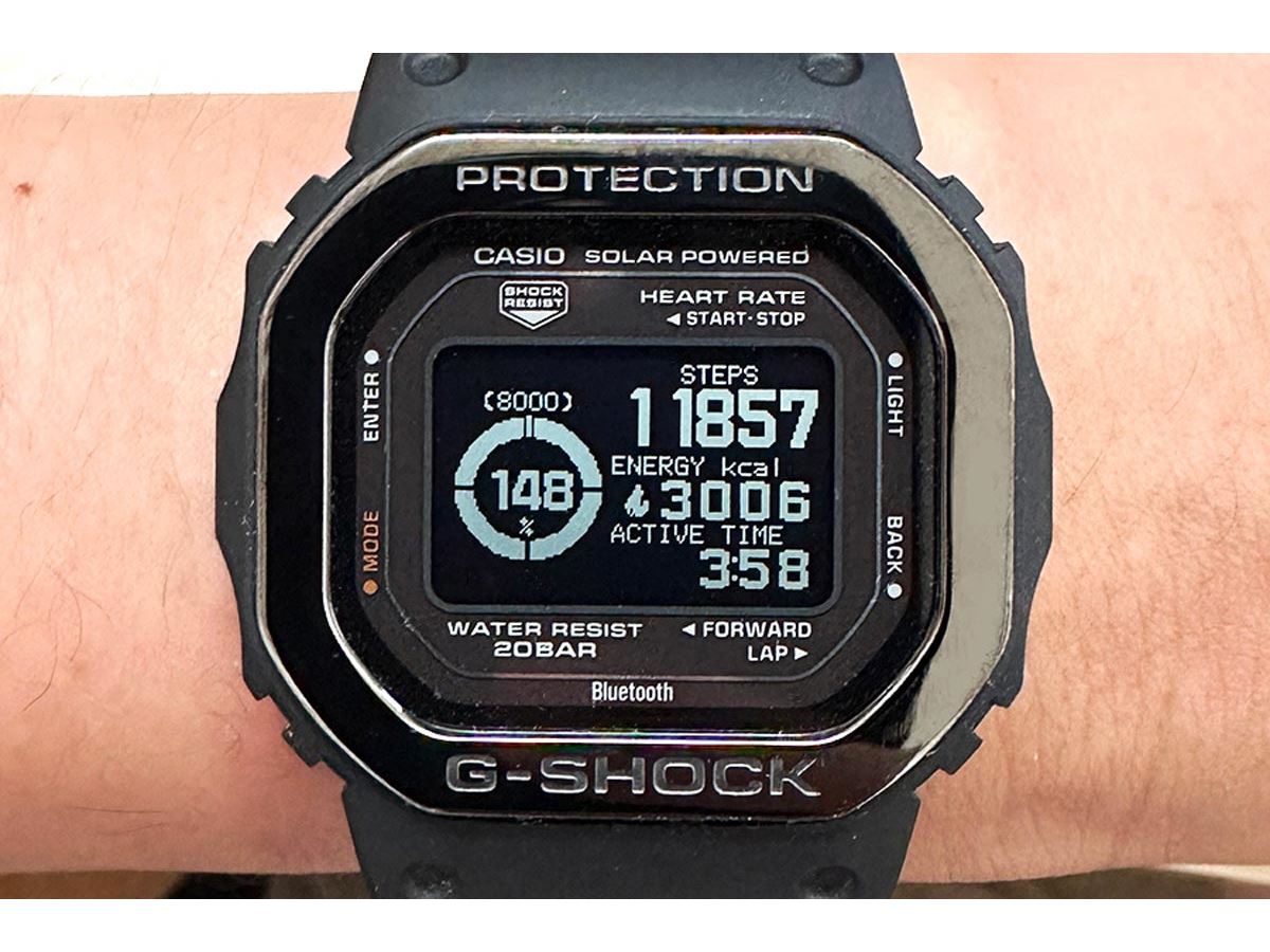 G-SHOCK初の角型デザイン×心拍計！ 生活が変わる「G-SQUAD DW-H5600」 - 価格.comマガジン