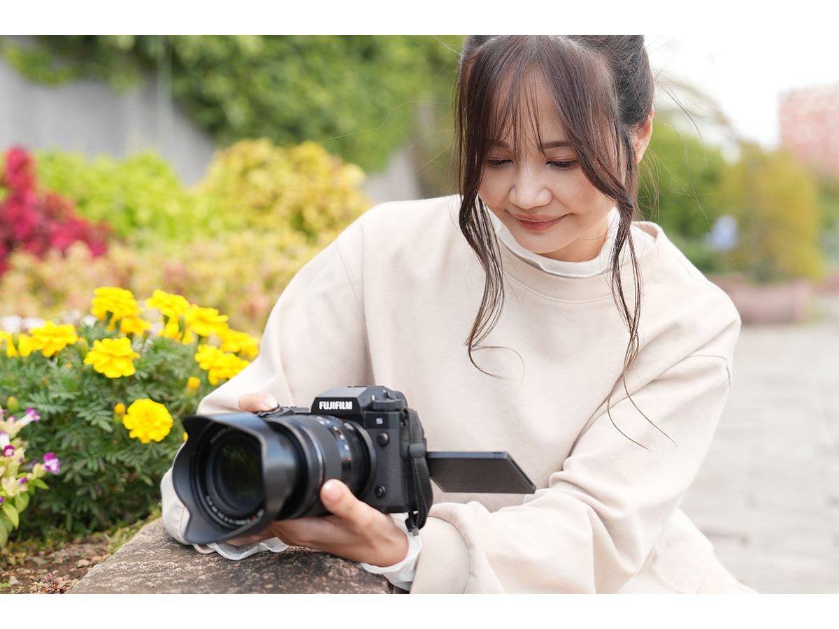 デジタル一眼レフカメラ 可動式液晶 バリアングル液晶付きの多機能一眼レフ――キヤノン「EOS 60D」（1