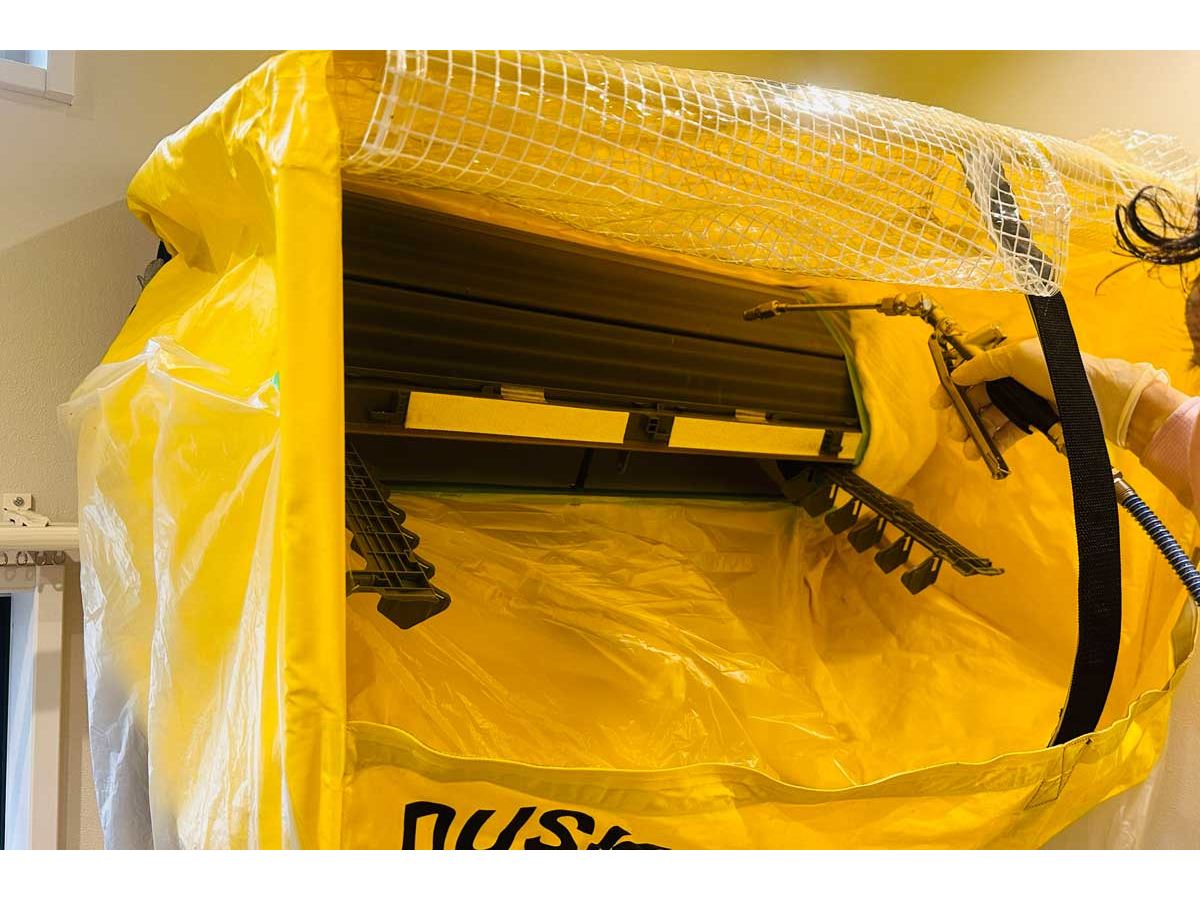 エアコン掃除は“プロまかせ”が大正解！ 猛暑で酷使したカビだらけの