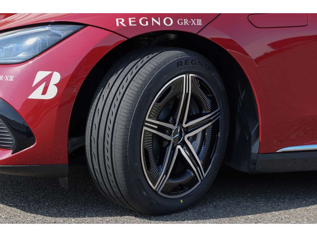 ブリヂストン「レグノ GR-XIII」を新旧比較！ 快適性も運動性能も確実