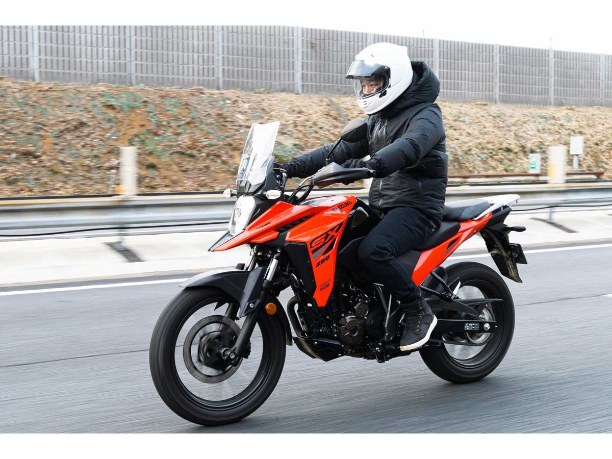 スズキ　Vストローム250 走行距離1800キロ　美車　別途配送可 スズキVストローム250とは、アドベンチャーの姿を借りたロングツアラー