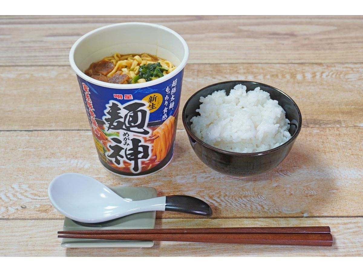 インスタント　レトルト　カップ麺　カップ焼そば　サトウのごはん他　まとめ売り こってり系カップ麺に合うブランド米は!? 「サトウのごはん」3銘柄で
