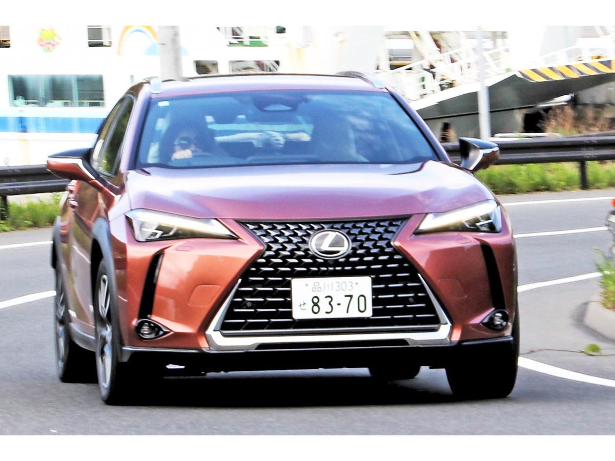 レクサス「UX300h」1,400km試乗！ 進化したハイブリッドは◎、実燃費は