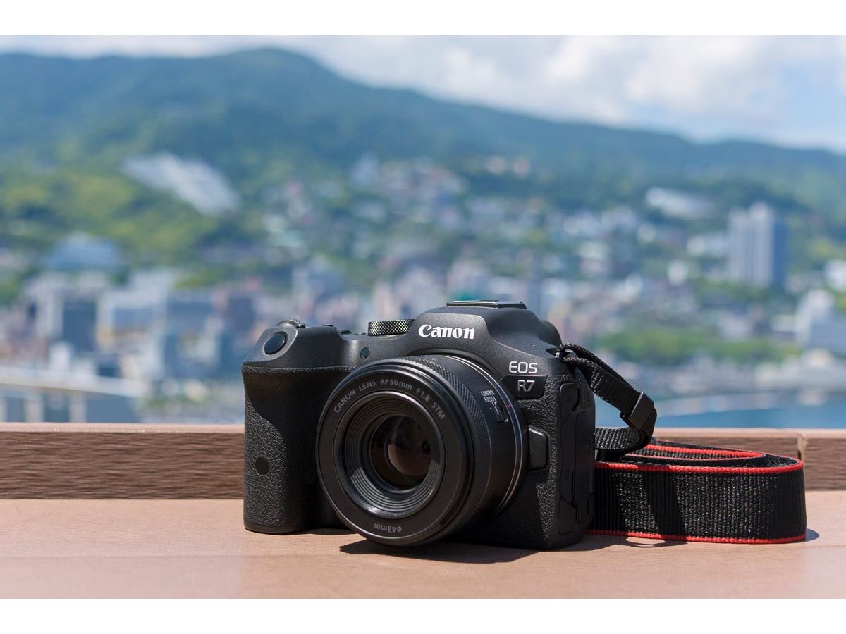 キヤノン「EOS R7」の最強レンズセットで軽快に熱海をスナップ！ - 価格.comマガジン