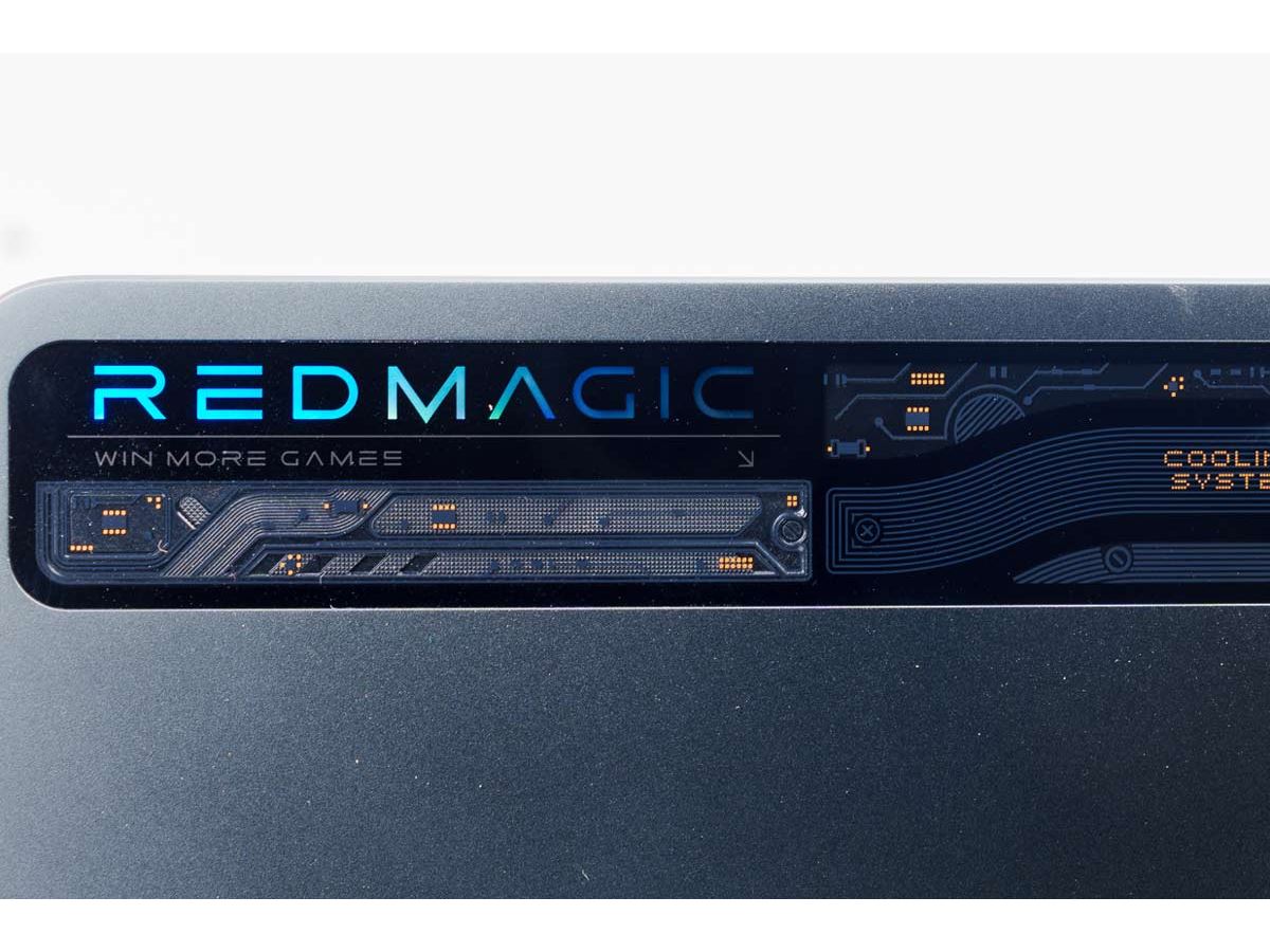 REDMAGIC Novaゲーミングタブレット」は最強パワーとAV性能、ゲームだけじゃもったいない - 価格.comマガジン