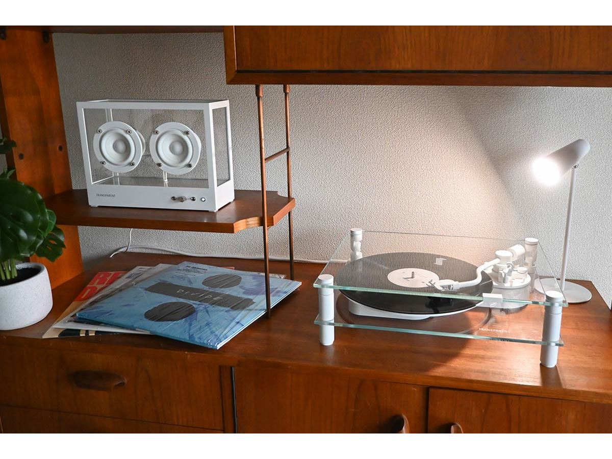 オシャレ“透明レコードプレーヤー”はどんな音がする？ “透明スピーカー