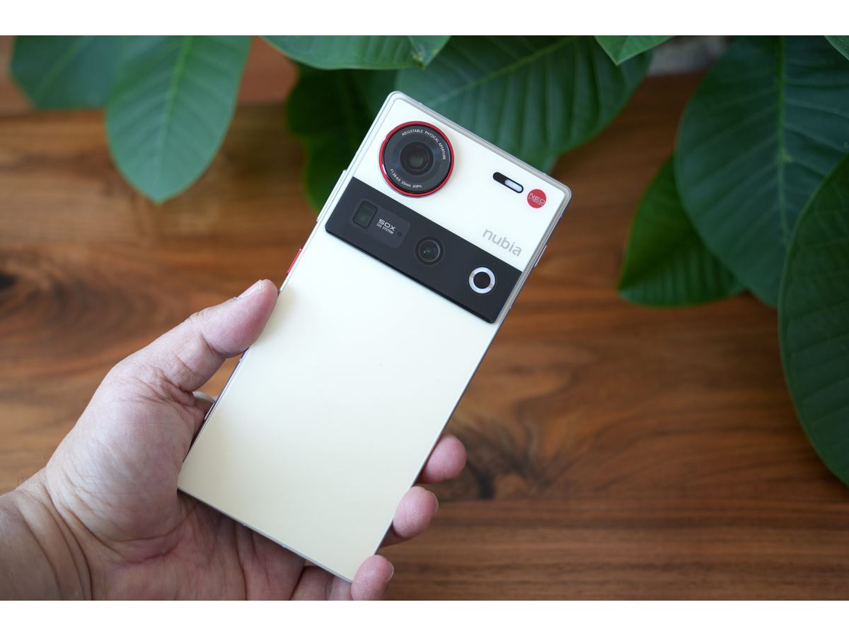 ZTEの旗艦スマホ「nubia Z70 Ultra」パワーとカメラは想像以上