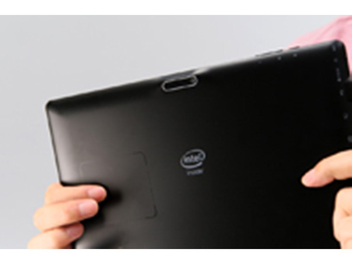 意外に使いやすい!? 背面にタッチパッドを搭載したWindows