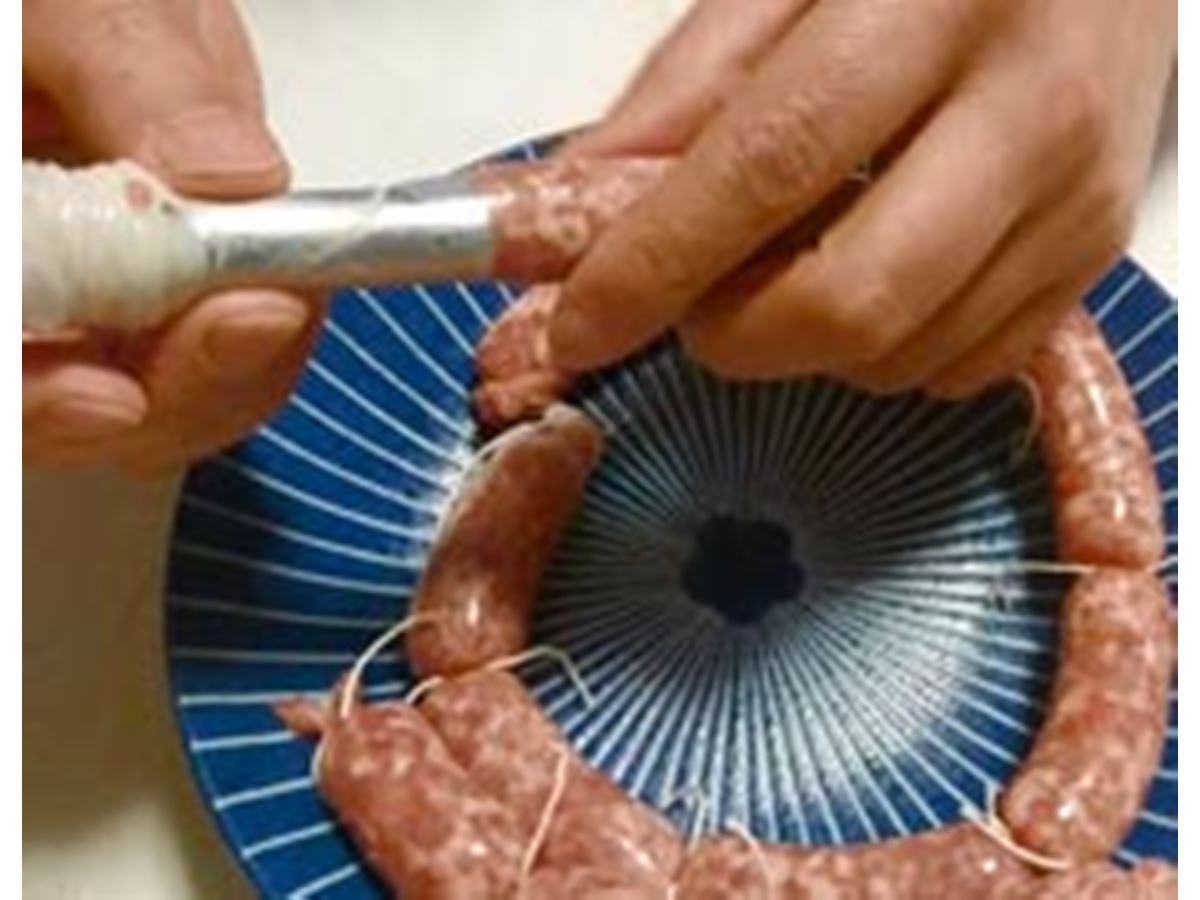 ビールが進む！ お家で簡単にソーセージが作れるセット - 価格.comマガジン