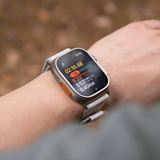 アップル、49mmケースでタフネス仕様の「Apple Watch Ultra」 - 価格.com