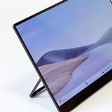 PFU、軽量560g/715gの15.6型ポータブル有機ELモニター「RICOH Light