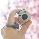 富士フイルム、重さ約41gの手のひらサイズカメラ「INSTAX Pal」を本日