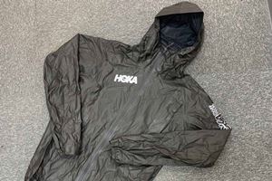 早い者勝ち❗️美品❗️HOKA/ホカオネオネ/ジップパーカー ウインドジャケット thumbnail_s.jpg