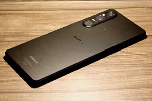 Xperia 1 V」を旧モデルやライバルと比較！ バッテリー持ちのよさに
