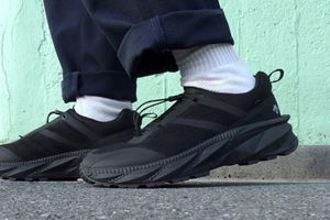 さすがは水沢ダウンのデサント！ スニーカーも高機能＆好デザインでスキなしの出来だった