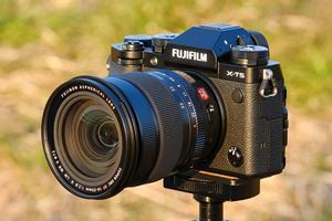 【美品】富士フイルム　XF16-55mmF2.8 R LM WR　赤バッジレンズ XF16-55_1.jpg?fit=1200,800&ssl
