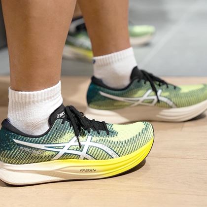 人気スリッポン「ナイキ ACG モック」最新作は、サンダルとしても大 ...