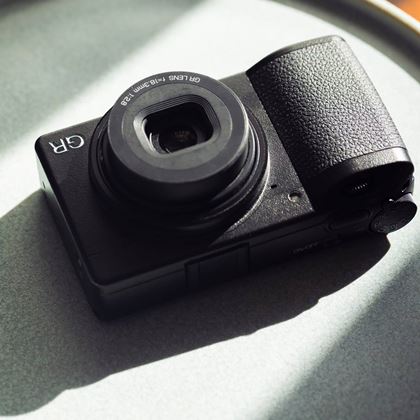 今週発売の注目製品】リコーから「RICOH GR IIIx Urban Edition」単体