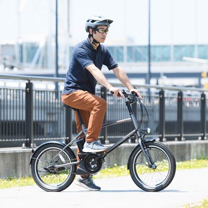 イニエスタ選手がついに日本製スパイクを履いた! 話題の“白塗り