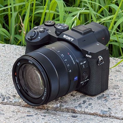 ニコン「D7200」の進化点をレビュー！6コマ/秒で100コマまで連写できる