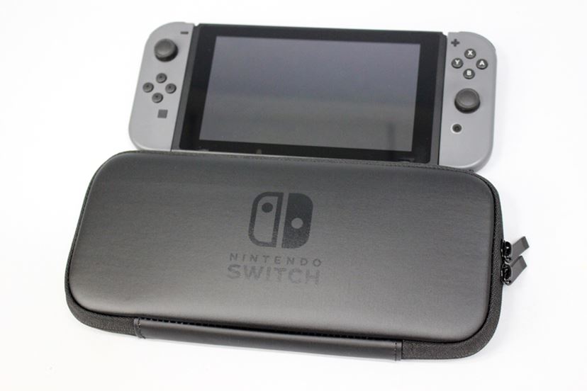 任天堂Nintendo Switch ＋純正ケース
