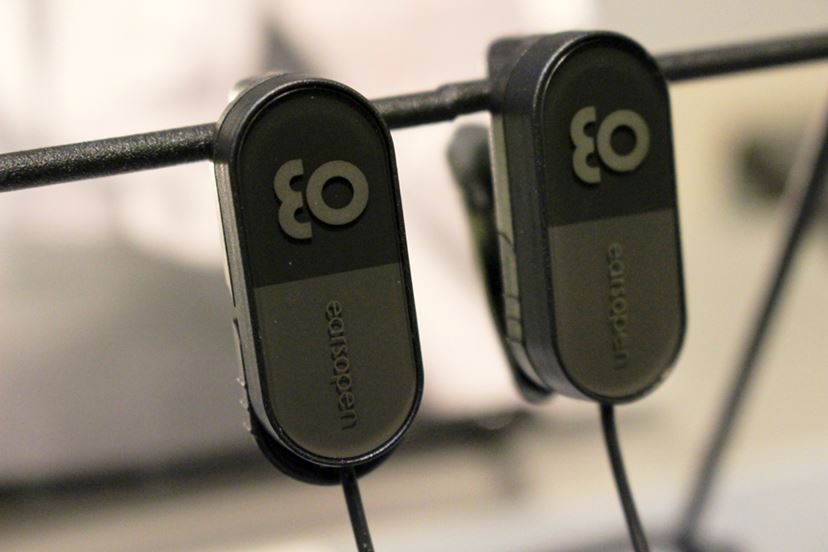 耳にかけるだけでハイレゾ級の音質を楽しめる骨伝導イヤホン「EarsOpen
