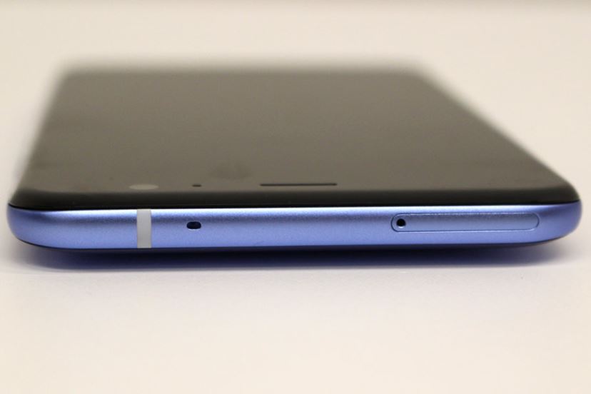 HTC1年ぶりの新モデル、ハイエンドスマホ「HTC U11」タッチ HTC1年ぶりの新モデル、ハイエンドスマホ「HTC U11」タッチ
