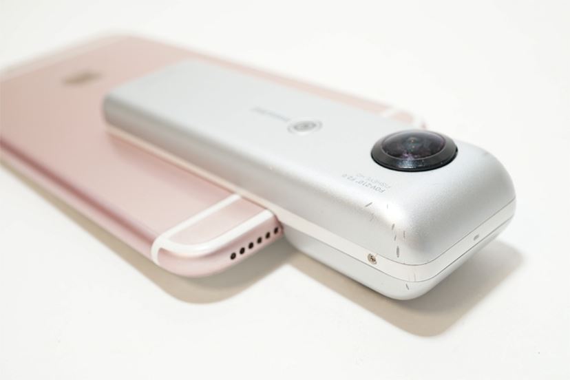 iPhone用「360度カメラ」で“夜の渋谷”を撮ってみた - 価格.comマガジン