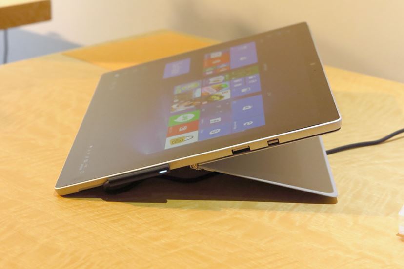 3つのSurfaceが登場！ 2in1のPro、ノートパソコンのLaptop