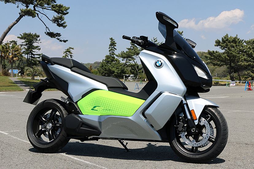 未来を感じる軽二輪クラスの電動バイク！ BMW「C evolution」で“駆け抜ける歓び”を実感 - 価格.comマガジン