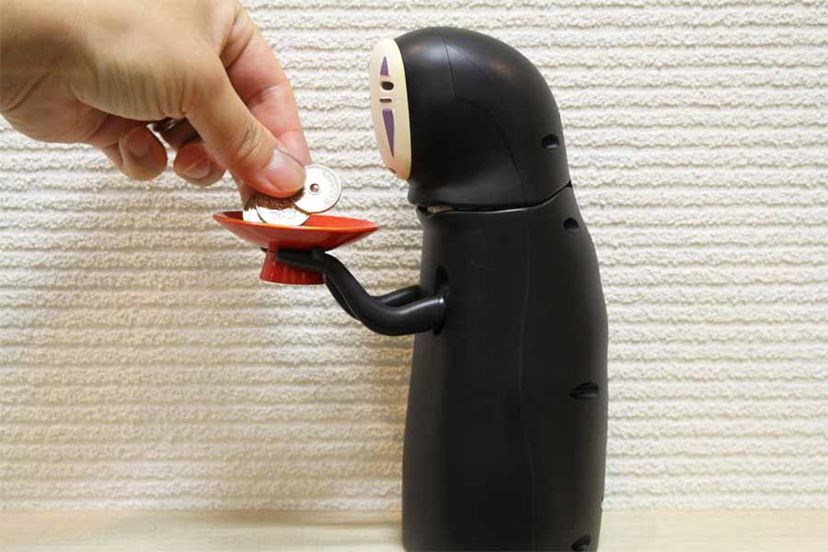 あ…あ…カオナシがお金を飲み込む貯金箱がシュールすぎる！ - 価格.com