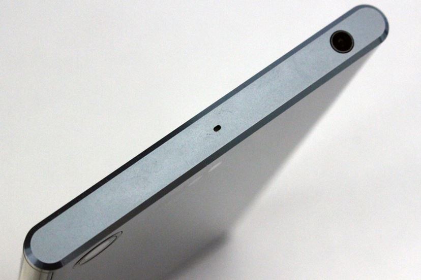 NTTドコモ「Xperia XZ Premium SO-04J」発売当日タッチレポ - 価格.com