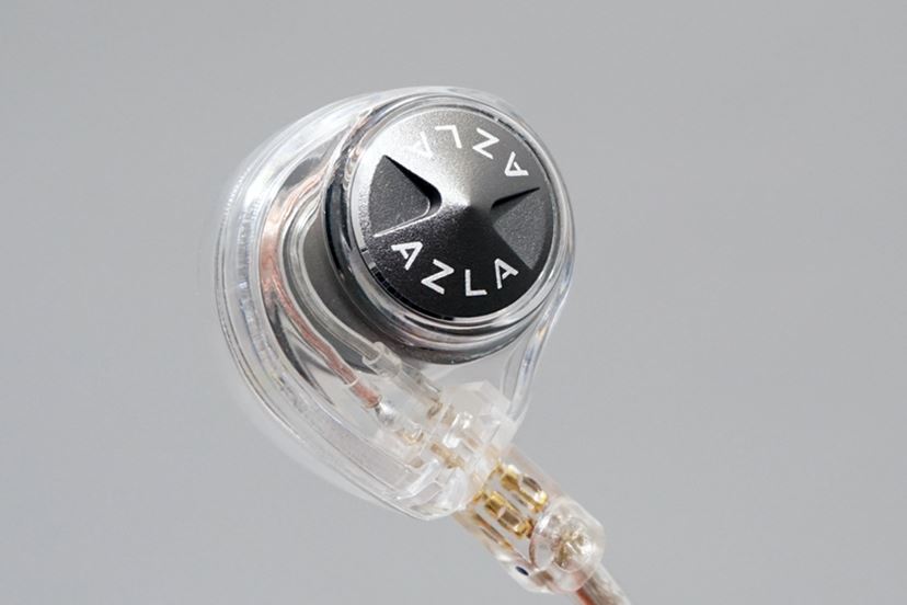 この夏発売! 同軸ハイブリッドイヤホン「AZLA」をさっそく聴い この夏発売! 同軸ハイブリッドイヤホン「AZLA」をさっそく聴い