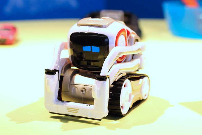 ディズニーのウォーリー!? 心を持つロボット「COZMO（コズモ）」がかわいい！ - 価格.comマガジン