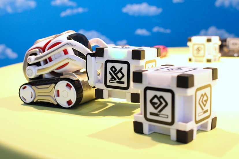 ディズニーのウォーリー!? 心を持つロボット「COZMO（コズモ）」がかわいい！ - 価格.comマガジン