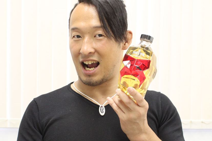 プロレスファン待望!? 覆面レスラー型のテキーラ「ムチャリガ」で乾杯！ - 価格.comマガジン