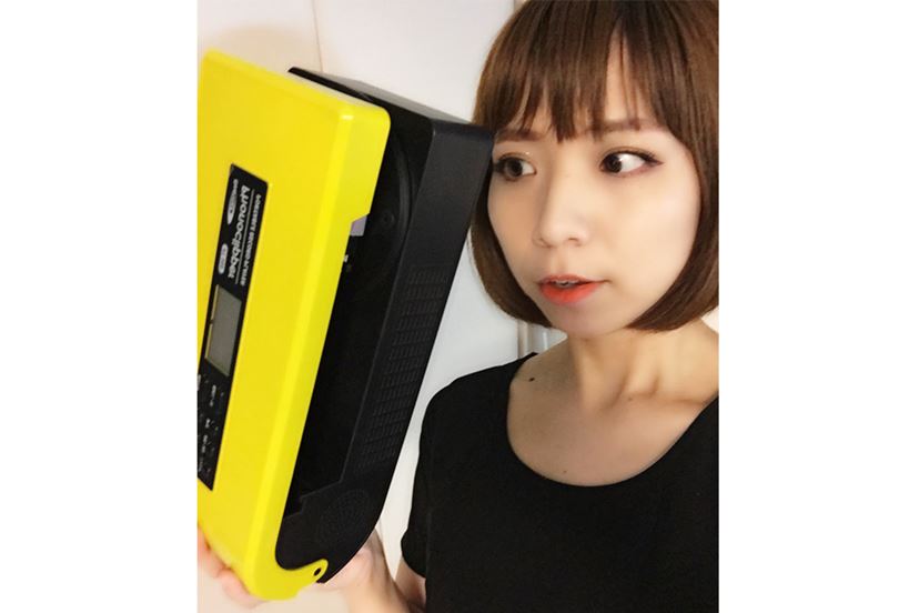 持ち運べる”レコードプレーヤーで、いつでもレコード聴き放題