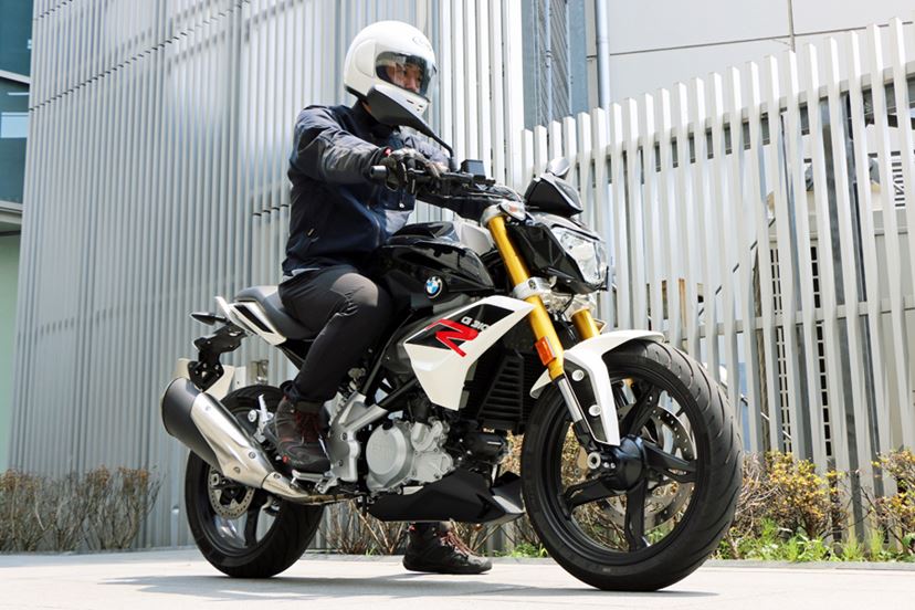 BMW初の中免で乗れるバイク！ 余裕のある車体設計で加速も安定感も