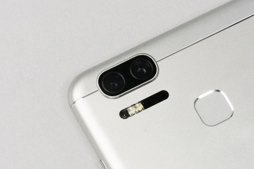5000mAhの「ZenFone Zoom S」は1日使い倒しても大丈夫？ 1日観光