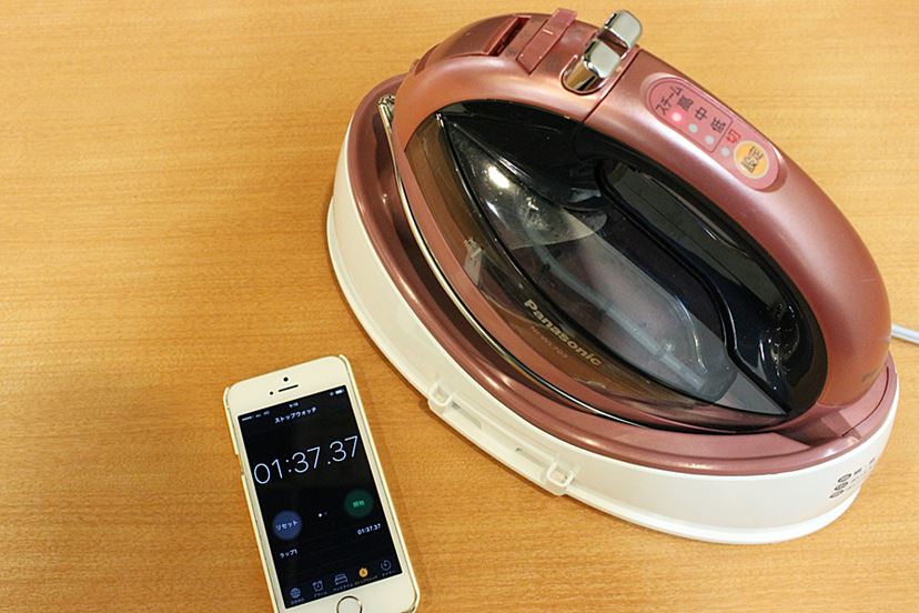 価格.comで人気のコードレスアイロン、パナソニック「Wヘッドベース